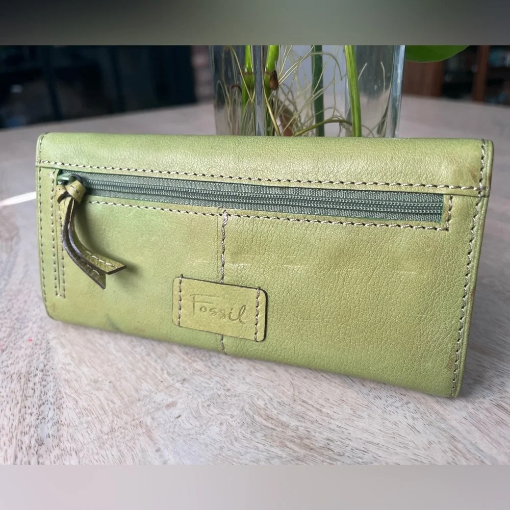 FOSSIL leather wallet, Never Used, green leather womens flap wallet
